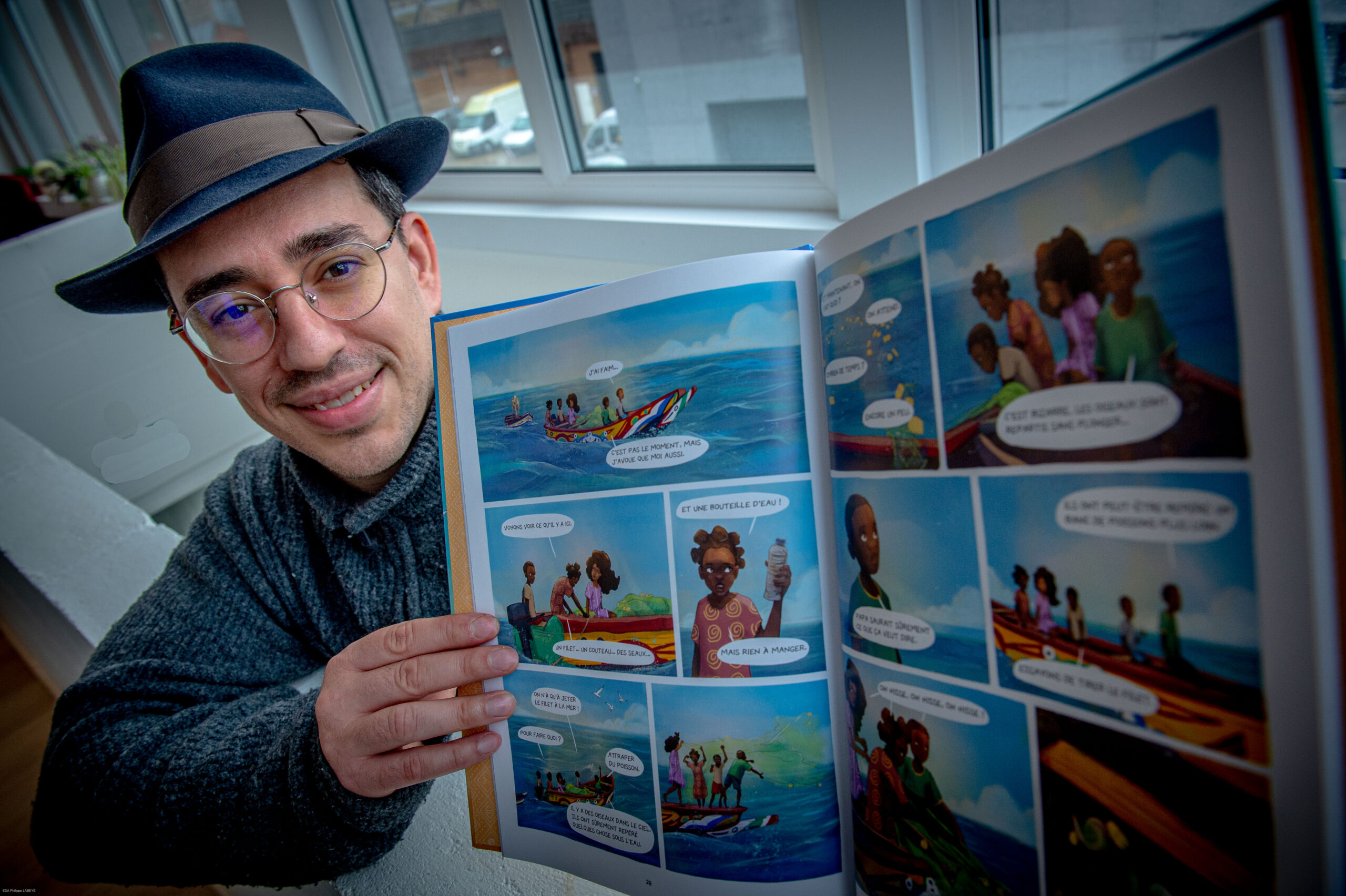 Un illustrateur et dessinateur de BD en classe