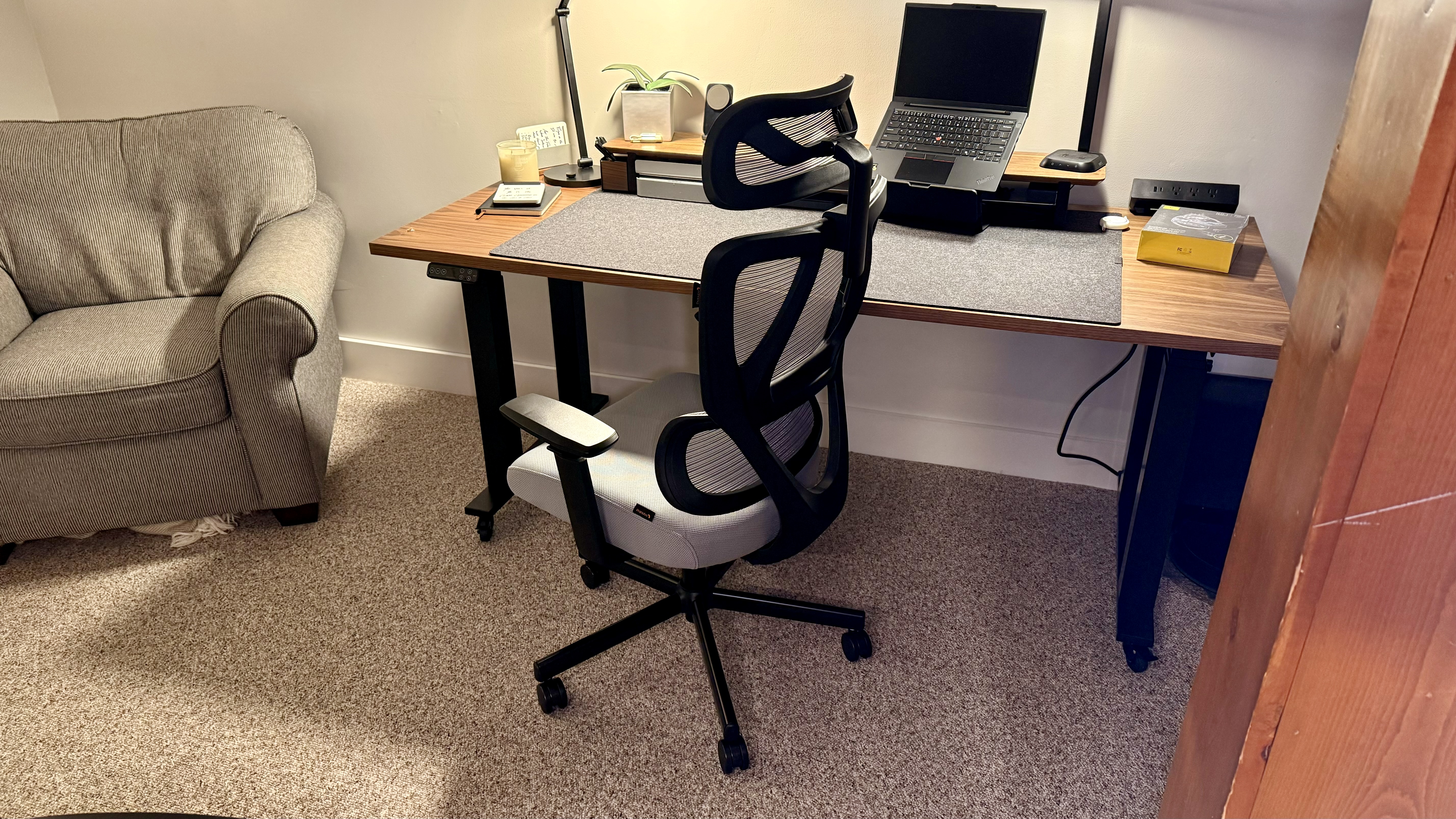 ProtoArc EC100 in a home office during our review process