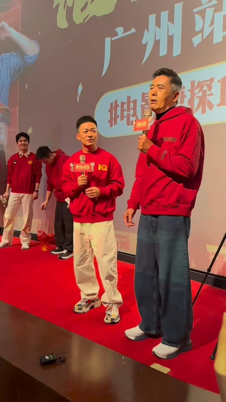 周潤發跟王寶強說:「唐1我沒有、唐2我沒有、唐3我也沒有……下一位,我不挑你挑!」