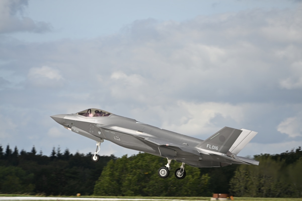 L’un des trois F-35 arrivés vendredi à Florennes. L’avion est encore dépourvu des cocardes belges et du drapeau sur la dérive.