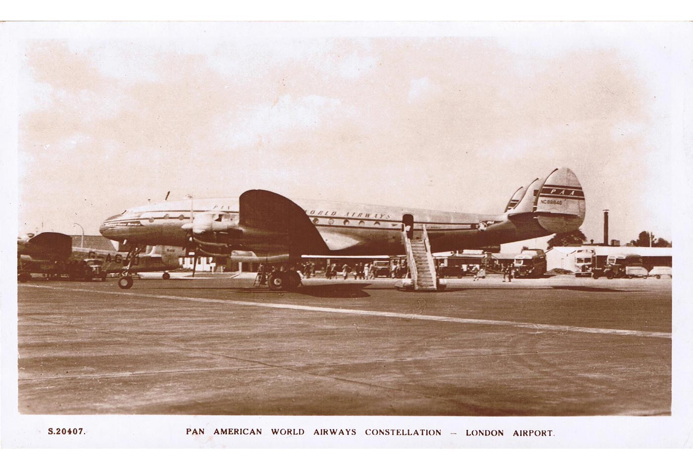 Pan Am L-049 Constellation at London